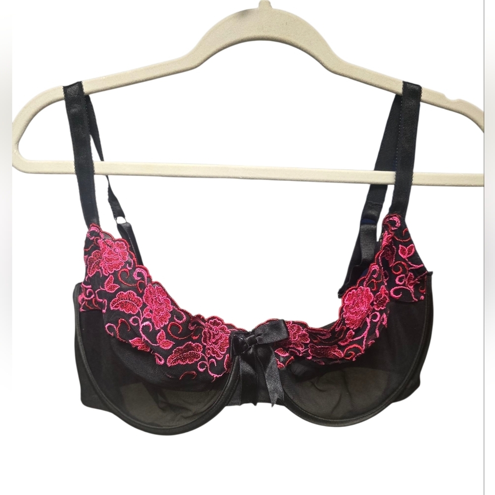 Cacique Non Lined Non Padded Wired Black and Pink Lace Bra 44DD